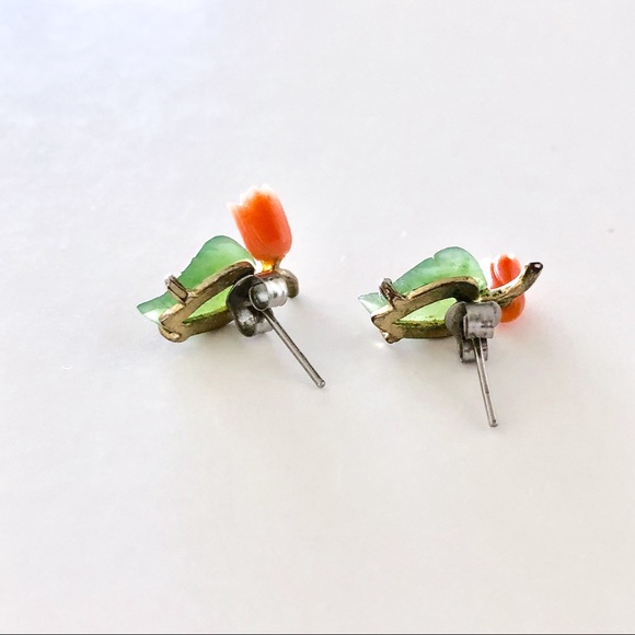 Carved Jade and Coral Stud Earrings - Picture 7 of 9